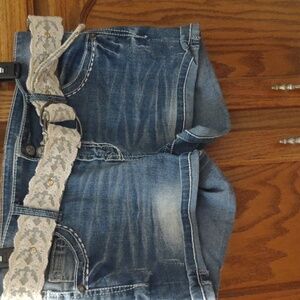 No Boundaries size 9 ,Denim Blue Shorts with Rhinestones on back pockets ,belt.